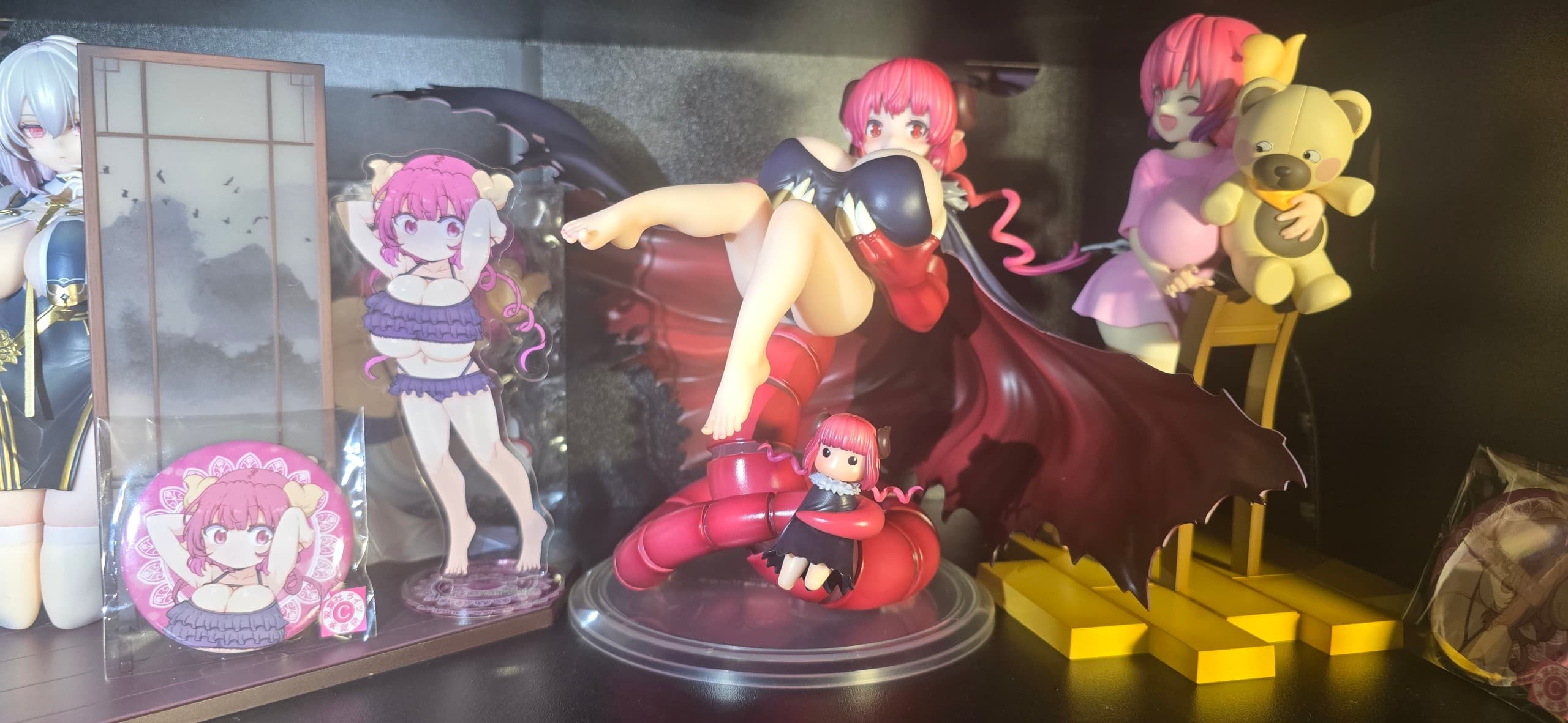 Dragon Girls, collector photo by MutoKenji
