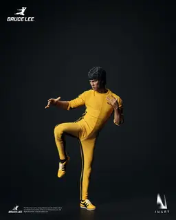 Bruce Lee (Yellow Jumpsuit) 1/6 Action Figure, view 3 of 25
