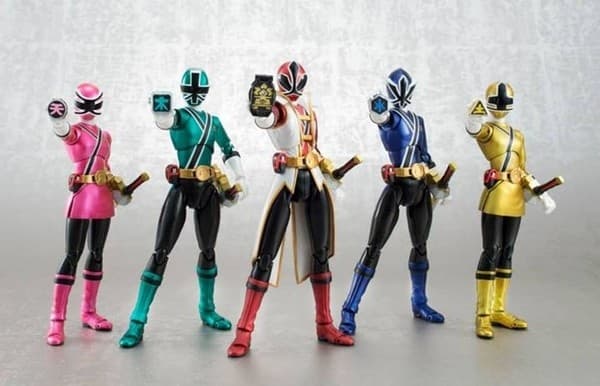 Power Rangers Super Samurai - Pink Samurai Ranger - S.H.Figuarts - Metallic Coating Deluxe Action Figure Set