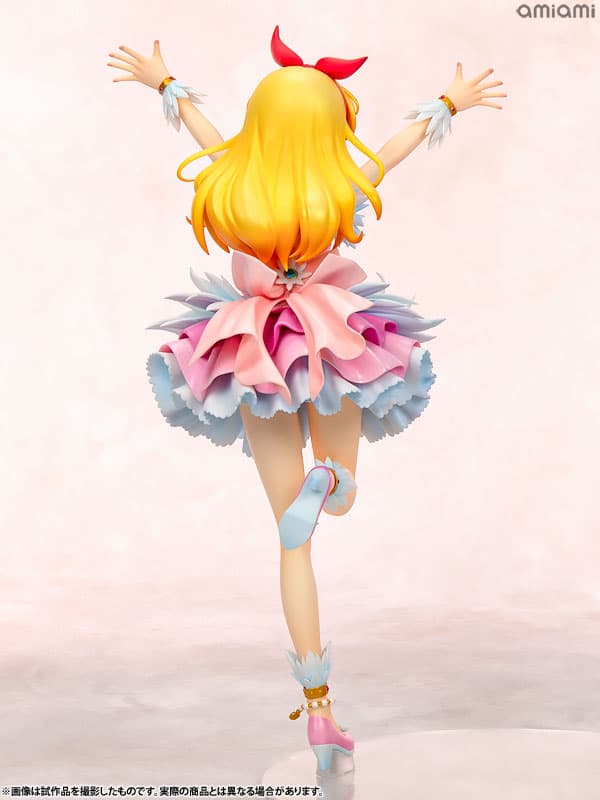 Lucrea Aikatsu! Ichigo Hoshimiya Cosmos Ver. Complete Figure