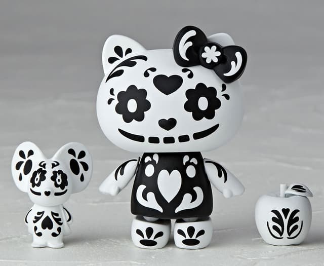 Revoltech - Hello Kitty Black Skull ver.