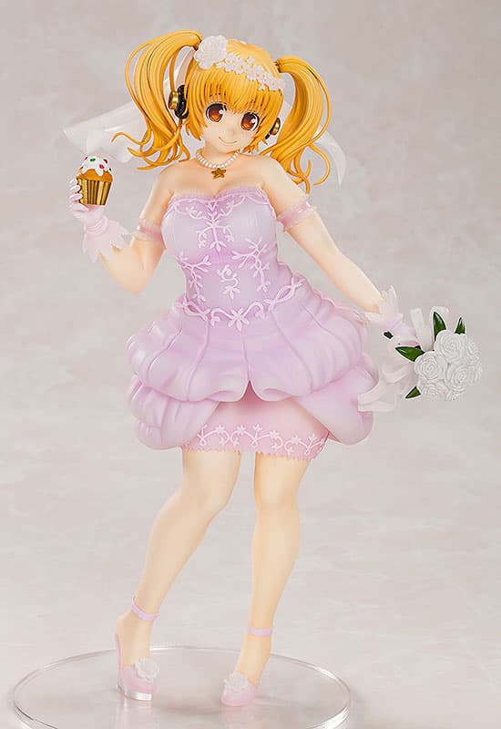 Super Pochaco Wedding Ver. 1/5 Complete Figure