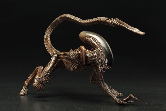 ARTFX+ - Alien: Dog Alien 1/10 Pre-painted Easy Assembly Kit
