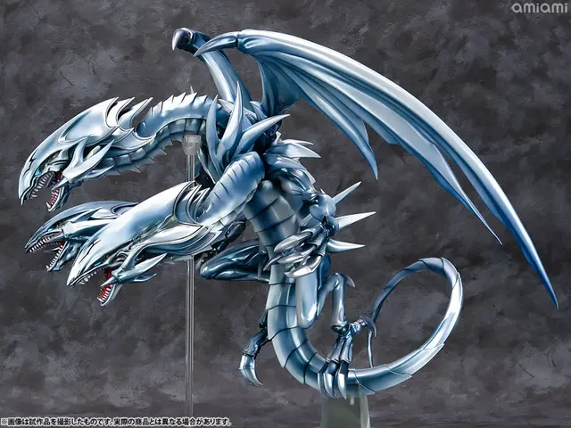 Yu-Gi-Oh! Duel Monsters Blue-Eyes Ultimate Dragon Complete Figure
