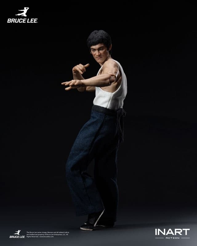 Bruce Lee (Kung Fu Outfit) 1/12 Action Figure, view 3 of 17