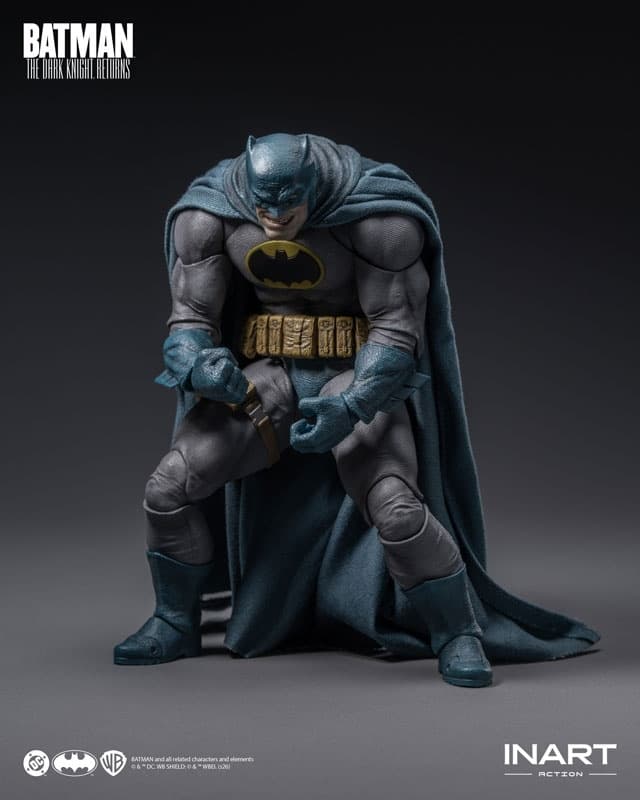 Batman: The Dark Knight Returns Batman (Blue Suit Ver.) 1/12 Action Figure, view 4 of 15