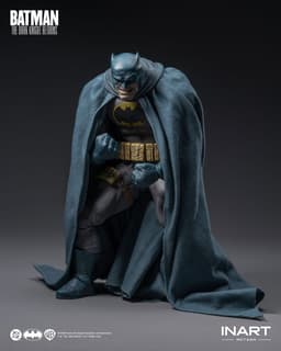 Batman: The Dark Knight Returns Batman (Blue Suit Ver.) 1/12 Action Figure, view 6 of 16