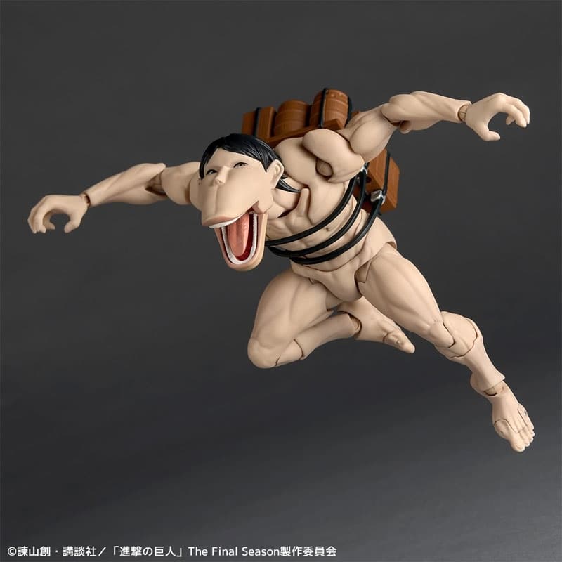 Revoltech Amazing Yamaguchi "Attack on Titan" Cart Titan