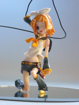 Vocaloid - Kagamine Rin, view 3 of 6