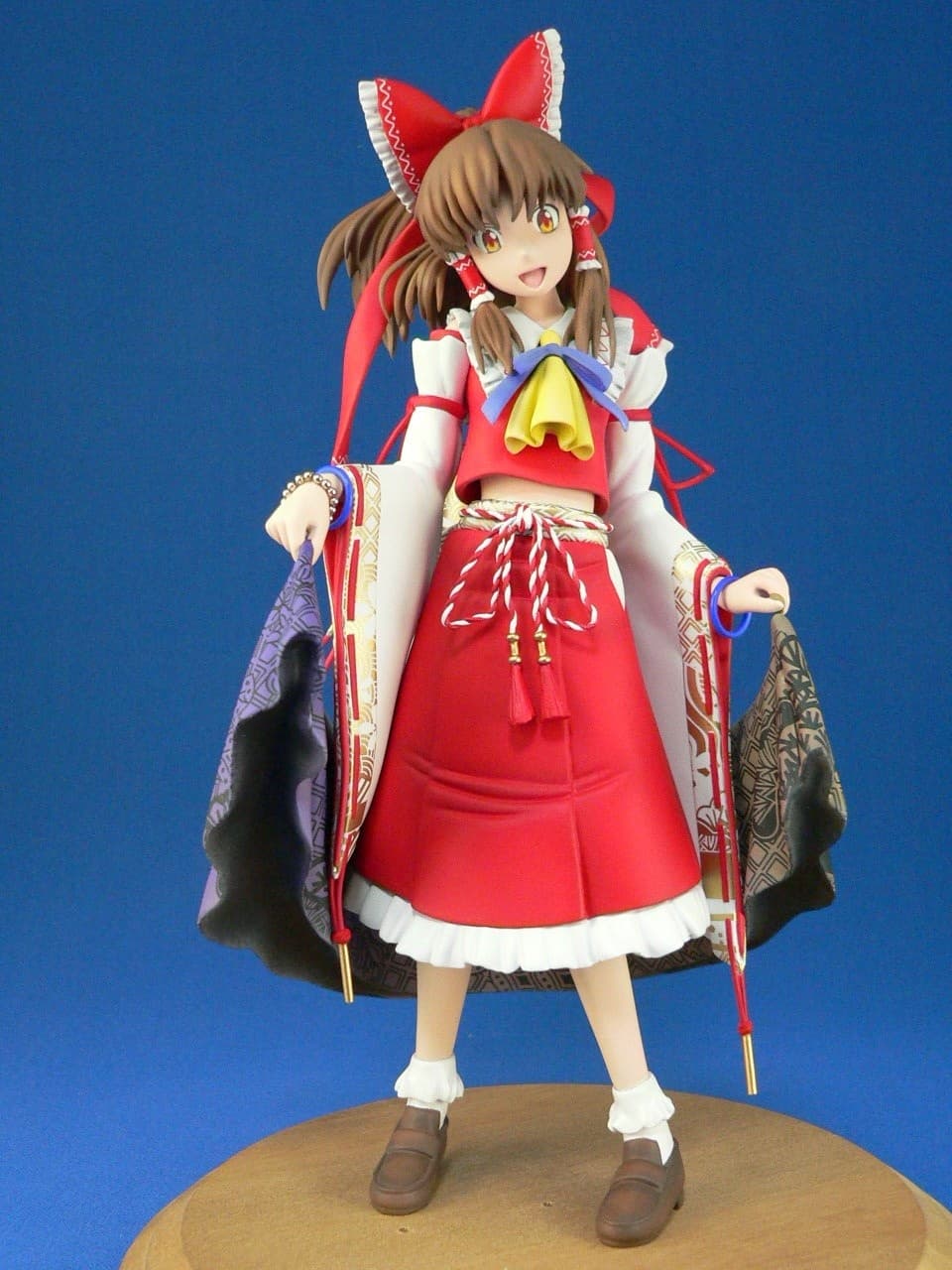 Touhou Project - Hakurei Reimu - 1/8, view 2 of 6