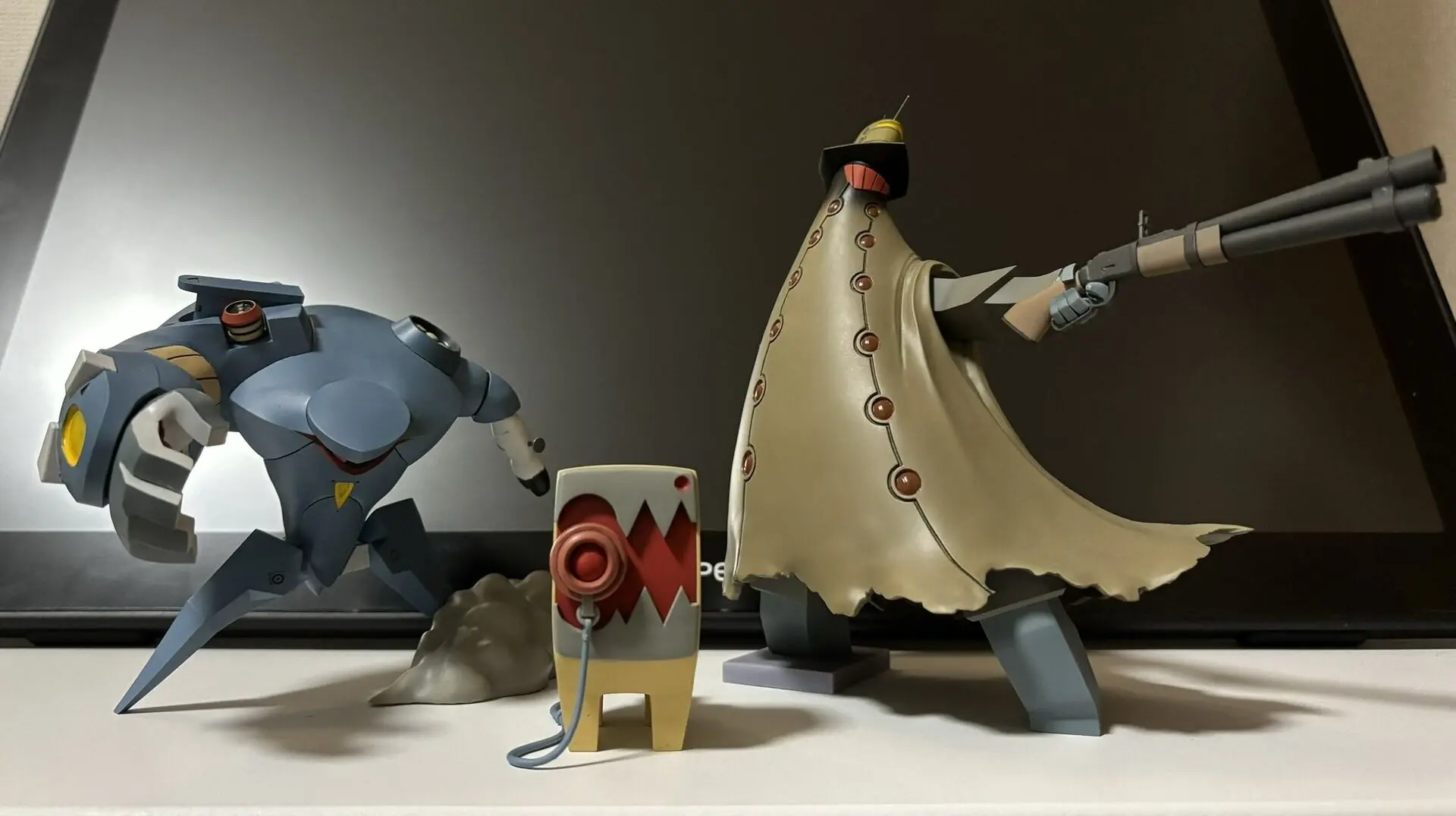 FLCL - Giant Mecha, view 1 of 2