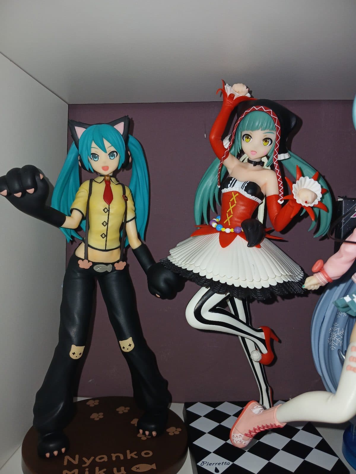 Collector figure photo by Japanzitos_